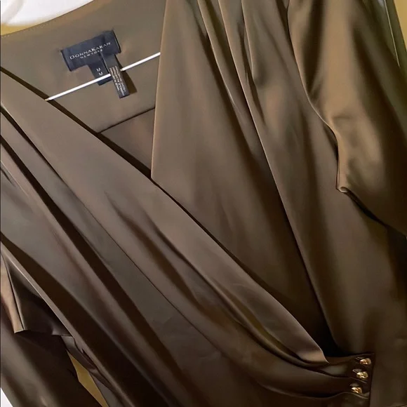 DONNA KARAN OLIVE GREEN BLOUSE - Picture 8 of 10